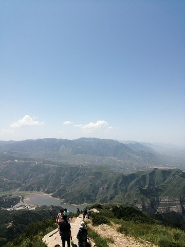 "恒山是五岳中的北岳是道教圣地,不愿爬山的也可坐索道,其实索道根本没有必要。山顶的景色还是要欣赏的_恒山"的评论图片