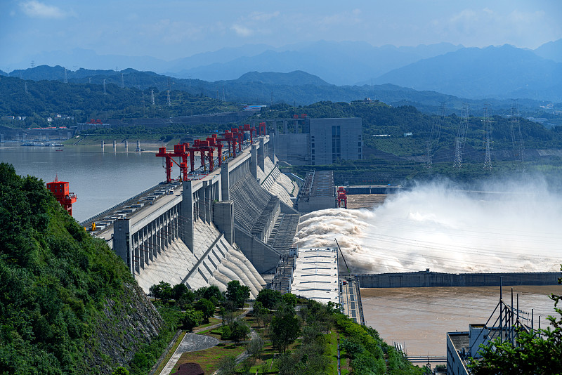 三峡大坝泄洪图片下载
