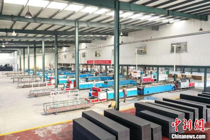 山西襄垣依托与山西大学的深度合作,探路大宗固废循环经济。 连烽 摄