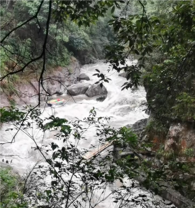 武功山漂流涨水事故亲历者:听不懂方言通知