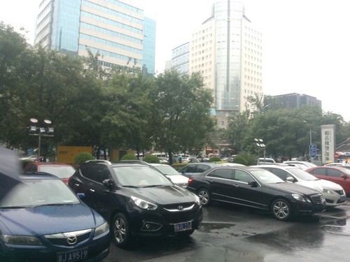 WP7.5系统低端手机实体验 诺基亚610评测 