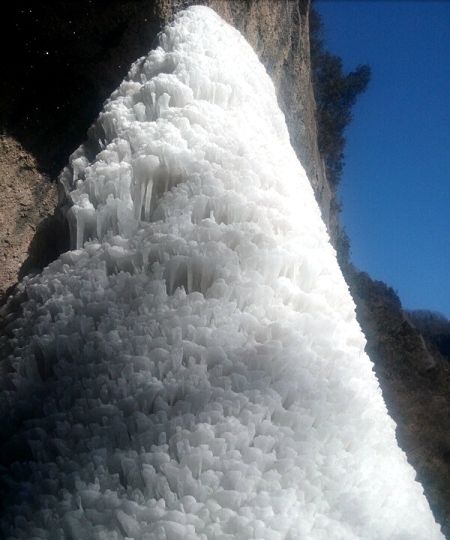 顶级冰瀑 图/"绿锐山地运动"